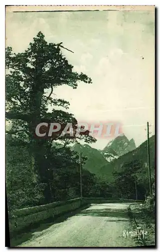 Cartes postales Vallee d'Ossau Le Pic du Midi vu de la Route des Eaux Chaudes a Gabas