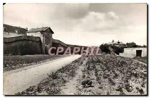 Ansichtskarte AK Ile de Re Chte Mme St Martin de Re Porte d'entree du Bagne