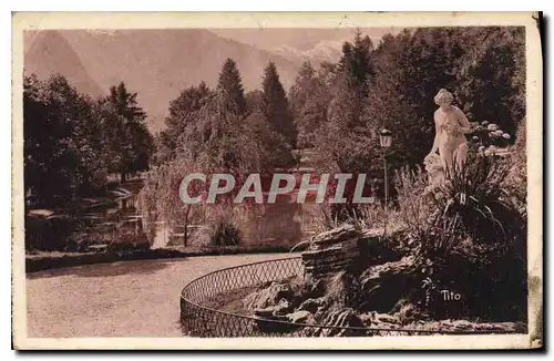 Ansichtskarte AK Les Beaux Paysages de France Les Pyrenees Luchon Le Parc des Quisconces et la Statue de la Valle