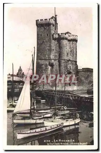 Cartes postales La Rochelle La Tour Saint Nicolas l'Entree du port Bateaux