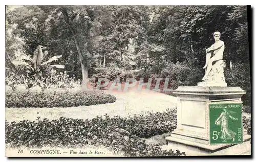 Cartes postales Compiegne Vue dans le Parc