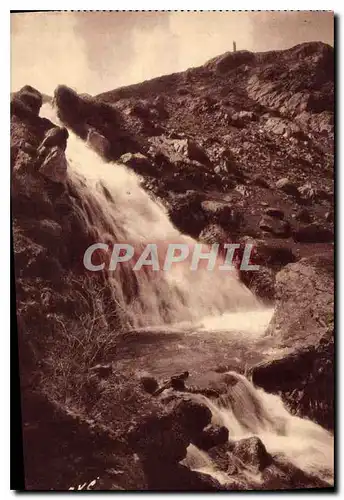 Cartes postales Gavarnie Cascade d'Ossoue au Sommet de la Montagne Notre Dame des Neiges