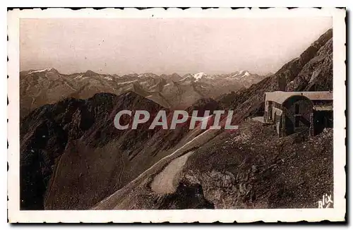 Ansichtskarte AK Les Pyrenees Pic du Midi de Bigorre L'Hotellerie des Laquets et la Chaine des Pyrenees