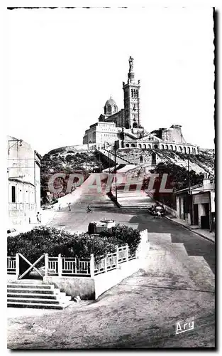 Ansichtskarte AK Marseille Montee a ND de la Garde et le Char Jeanne d'Arc