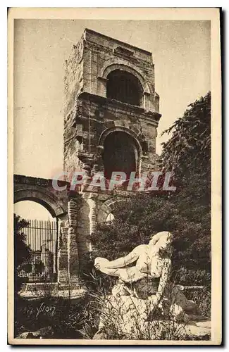 Ansichtskarte AK Arles Bouches du Rhone le Theatre Antique et Statue de Niobe