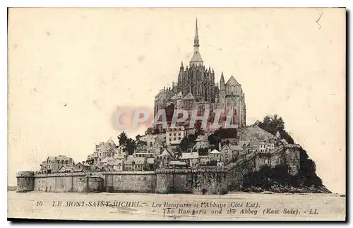 Cartes postales Le Mont Saint Michel les Remparts et l'Abbaye Cote Est