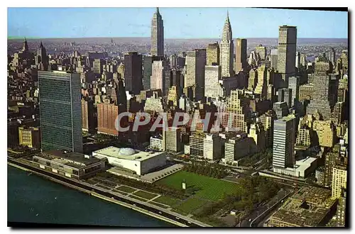 Cartes postales United Nations From the East River an Unusual aerial view of the United Nations and most of the
