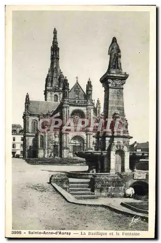 Cartes postales Sainte Anne d'Auray la Basilique et la Fontaine