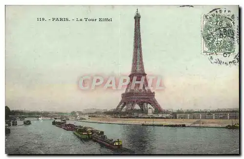 Cartes postales Paris La Tour Eiffel Bateau