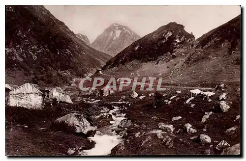 Cartes postales Bagneres de Bigorre Cabanes de Tramezaygues et Pic du Midi