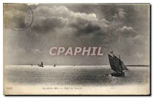 Cartes postales En pleine Mer Effet de Nuages Bateau