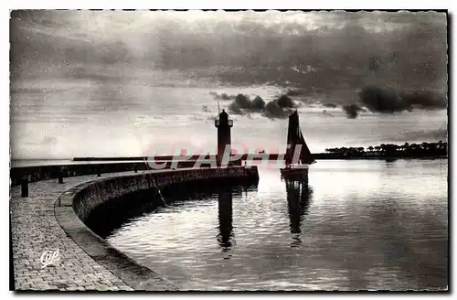 Cartes postales Entree du Port La Flotte Bateau Phare