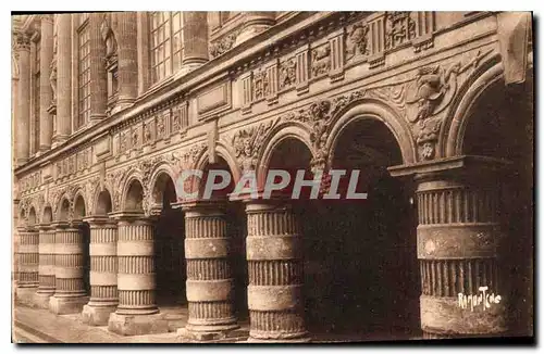 Cartes postales Hotel de Ville de La Rochelle Dans la cour