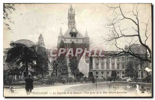 Ansichtskarte AK Toulouse Le Capitole et le Donjon Vue prise de la Rue Alsace Lorraine