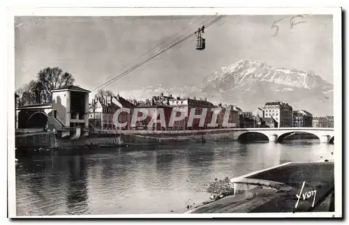 Cartes postales Grenoble Isere Les quais au fond le Moucherotte Teleferique