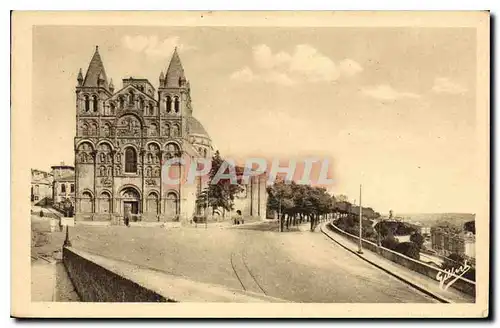 Cartes postales Angouleme La Cathedrale vue du Rempart du Midi