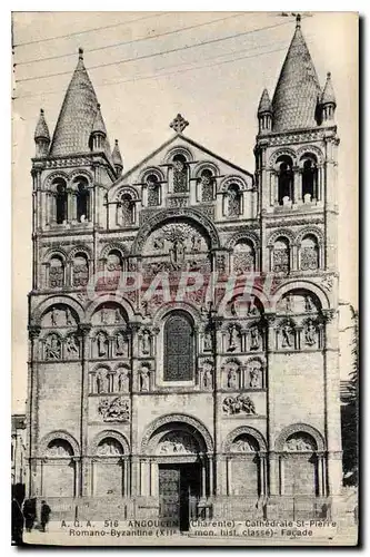 Cartes postales Angouleme Charente Cathedrale St Pierre Romano Byzantine XIIs mon hist classe facade
