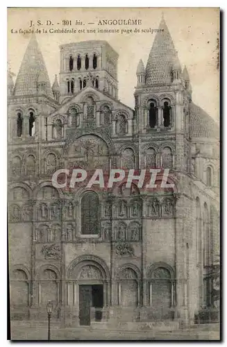 Cartes postales Angouleme la facade de la Cathedrale est une immense page de sculpture