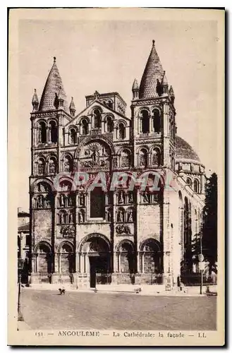 Cartes postales Angouleme La Cathedrale la facade