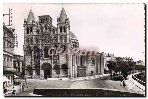 Ansichtskarte AK Angouleme Cathedrale St Pierre XIII siecle Mon hist Classe