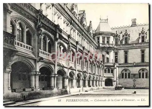 Ansichtskarte AK Pierrefonds Colonnade de la Cour d'Honneur