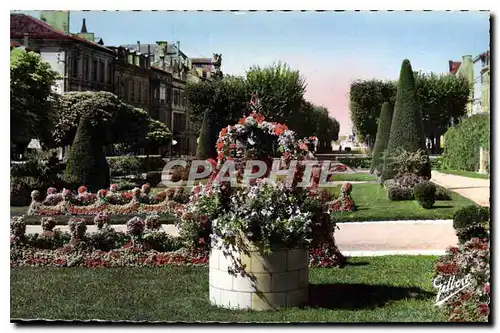 Ansichtskarte AK Angouleme Les Jardins de l'Hotel de Ville