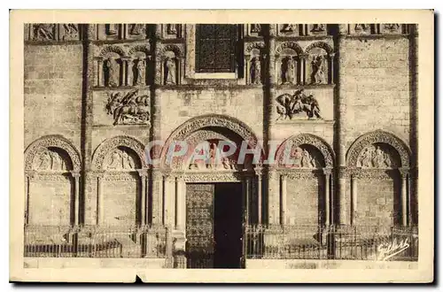 Ansichtskarte AK Angouleme Cathedrale St Pierre XII siecle Facade