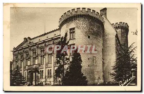Cartes postales Sous le Ciel de France Angouleme Facade de l'Hotel de Ville et Tour de Marguerite de Valois