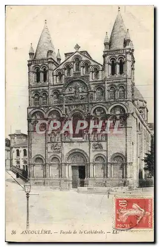 Ansichtskarte AK Angouleme Facade de la Cathedrale