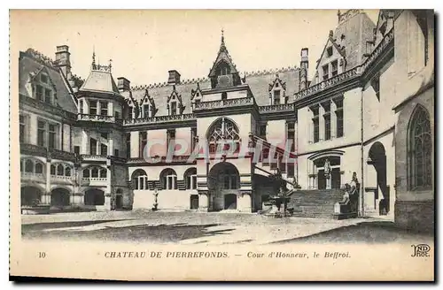 Cartes postales Chateau de Pierrefonds Cour d'Honneur le Beffroi