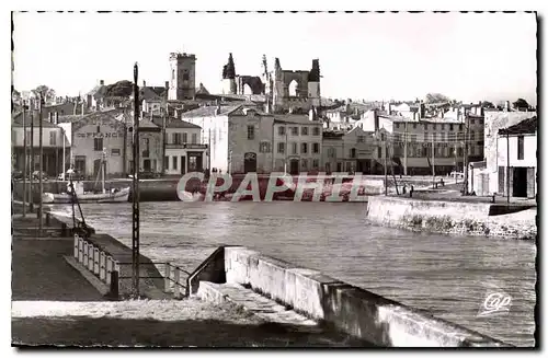 Cartes postales Saint Martin de Re Vue sur le port et la ville