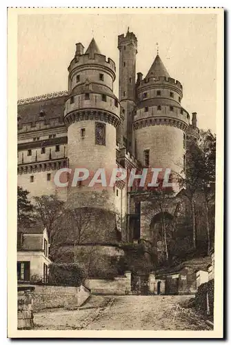 Ansichtskarte AK Chateau de Pierrefonds Oise L'Arrivee au Chateau