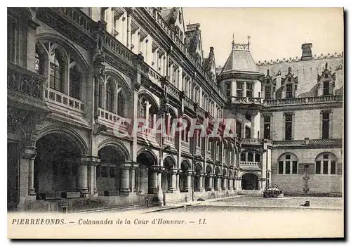 Ansichtskarte AK Pierrefonds Colonnades de la Cour d'Honneur