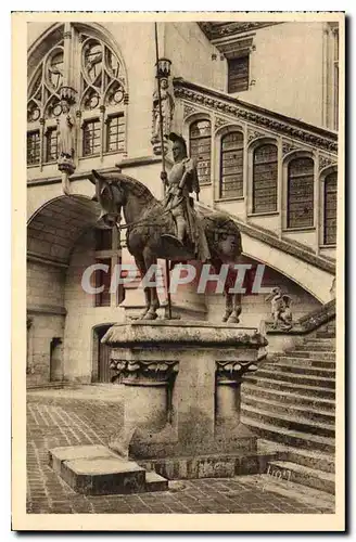 Cartes postales Chateau de Pierrefonds Oise Statue du Duc d'Orleans