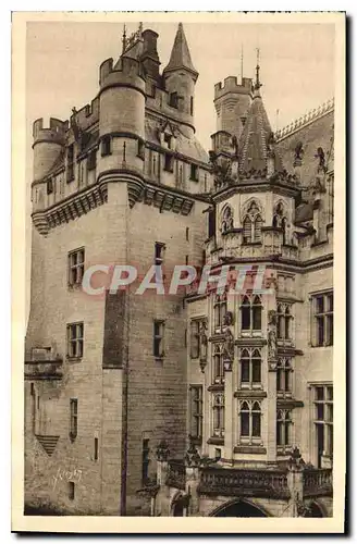 Cartes postales Chateau de Pierrefonds Oise le Donjon et l'Escalier d'Honneur