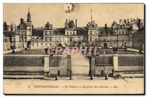 Cartes postales Fontainebleau Le Palais La Cour des Adieux