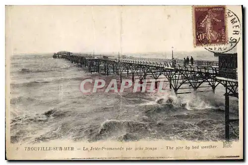 Cartes postales Trouville sur Mer La Jetee Promenade par gros temps