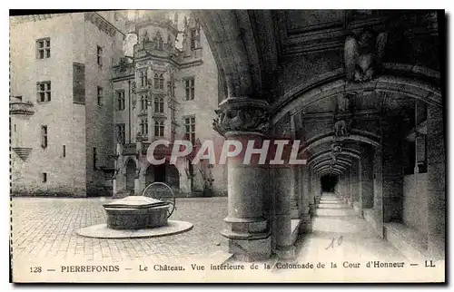 Cartes postales Pierrefonds Le Chateau Vue interieure de la Colonnade de la Cour d'Honneur