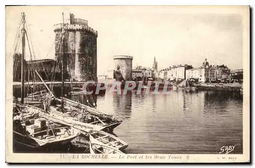 Ansichtskarte AK La Rochelle Le Port et les Deux Tours Bateaux