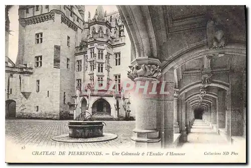 Cartes postales Chateau de Pierrefonds Une Colonnade & l'Escalier d'Honneur