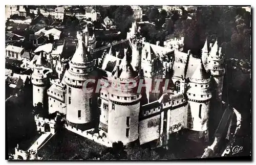 Ansichtskarte AK Le Chateau de Pierrefonds Vue aerienne