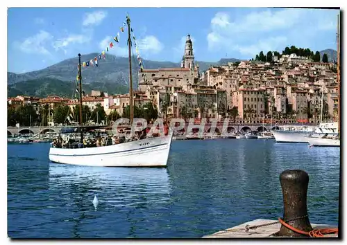 Cartes postales moderne Menton la vieille ville le Sylco sortant du Port