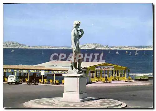 Cartes postales moderne Le Carrefour du Monde Marseille le Rond Point de la Plage au Loin le Chateau d'if et les Iles du