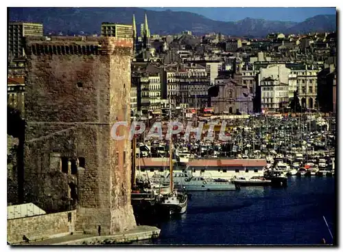 Cartes postales moderne Le Carrefour du Monde Marseille le vieux port et le Fort Saint Jean