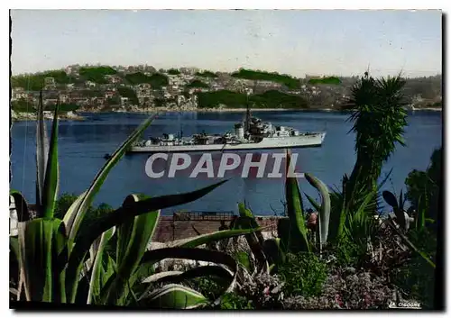 Cartes postales moderne Villefranche sur Mer la rade et vue sur le Cap Ferrat Bateau