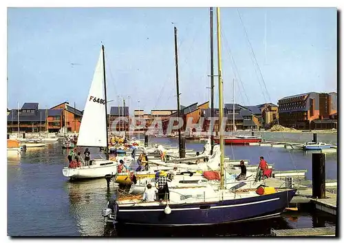 Cartes postales moderne Deauville Plage fleurie le port et les Marinas Bateaux