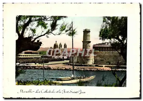 Cartes postales moderne Marseille La Cathedrale et le Fort Saint Jean Bateau