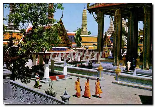 Moderne Karte Inside the ground of Wat phra Keo Etnerald Buddha Temple Bangkok