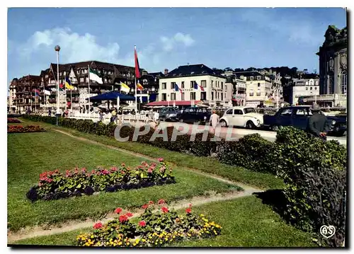 Cartes postales moderne Trouville Deauville Calvados la plage fleurie les planches et les jardins