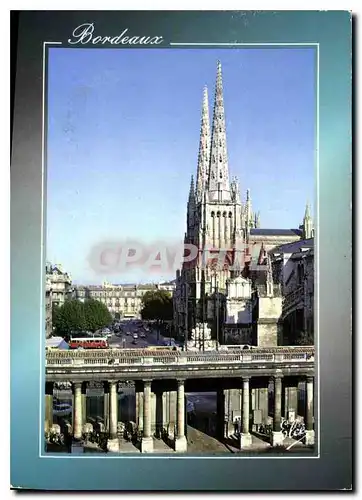 Cartes postales moderne Bordeaux Gironde Depuis l'Hotel de Ville vue sur la Cathedrale la Place Pey Berland